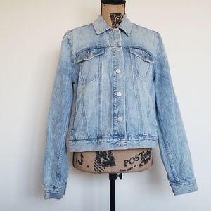 GAP light washed denim jacket